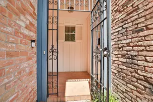 7499 Brompton St, Houston, TX 77025 - Photo 2