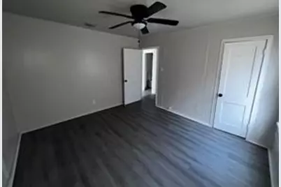 5401 Doolittle Boulevard, Houston, TX 77033 - Photo 12