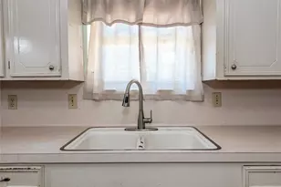 1909 New Orleans St, Deer Park, TX 77536 - Photo 12
