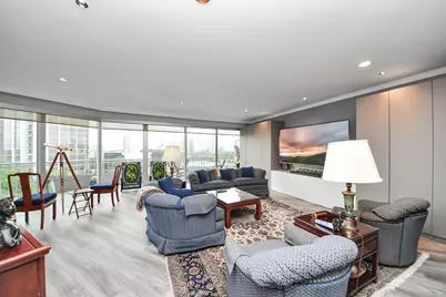 5050 Woodway Drive #7L, Houston, TX 77056 - Photo 12