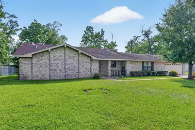 210 Woodhaven Street, Highlands, TX 77562 - Photo 2