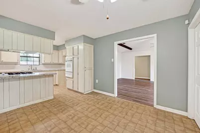 210 Woodhaven Street, Highlands, TX 77562 - Photo 12