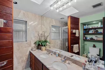 7510 W Briar Rose Drive, Houston, TX 77063 - Photo 30