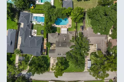 7510 W Briar Rose Drive, Houston, TX 77063 - Photo 38