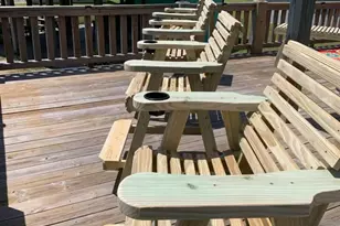 925 S Honeysuckle Dr, Crystal Beach, TX 77650 - Photo 16