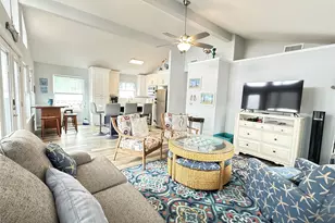 925 S Honeysuckle Dr, Crystal Beach, TX 77650 - Photo 6