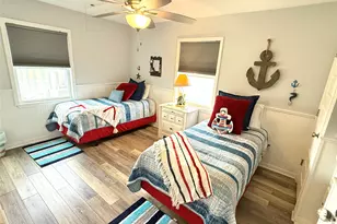925 S Honeysuckle Dr, Crystal Beach, TX 77650 - Photo 12