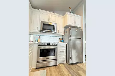 925 S Honeysuckle Drive, Crystal Beach, TX 77650 - Photo 10