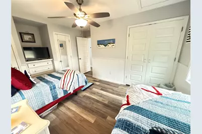 925 S Honeysuckle Drive, Crystal Beach, TX 77650 - Photo 14