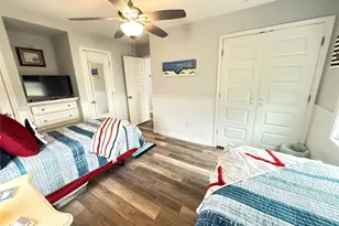 925 S Honeysuckle Dr, Crystal Beach, TX 77650 - Photo 14