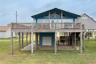 925 S Honeysuckle Dr, Crystal Beach, TX 77650 - Photo 2