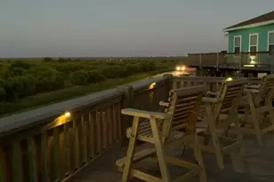 925 S Honeysuckle Dr, Crystal Beach, TX 77650 - Photo 18