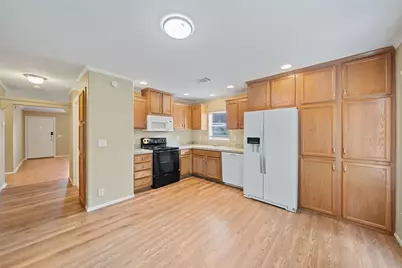 10114 Summerberry Lane, Tomball, TX 77375 - Photo 8