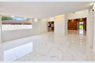 1143 Creekmont Drive, Houston, TX 77091 - Photo 6