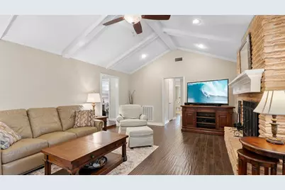 2704 Yorktown Drive, Dickinson, TX 77539 - Photo 8