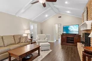 2704 Yorktown Dr, Dickinson, TX 77539 - Photo 8