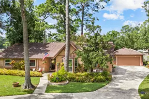 2704 Yorktown Dr, Dickinson, TX 77539 - Photo 2