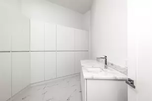 625 Piney Point Rd, Houston, TX 77024 - Photo 20