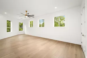 625 Piney Point Rd, Houston, TX 77024 - Photo 38