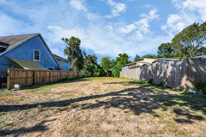 1740 Esperanza Street, Houston, TX 77023 - Photo 24