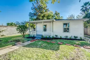 1001 9th Ave N, Texas City, TX 77590 - Photo 1