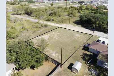 305 & 307 N Upton Avenue, Schulenburg, TX 78956 - Photo 6