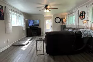 103 W Barrow St, Dayton, TX 77535 - Photo 4