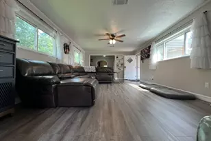 103 W Barrow St, Dayton, TX 77535 - Photo 6