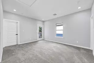 90 Burress St, Houston, TX 77022 - Photo 22