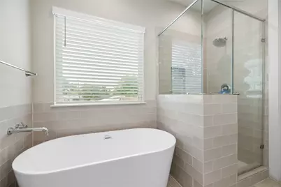 240 Julia Street #B, Houston, TX 77022 - Photo 18