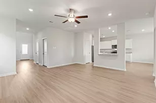 8835 New Jade Dr, Iowa Colony, TX 77583 - Photo 4