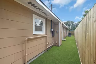 1603 5th Ave N, Texas City, TX 77590 - Photo 24