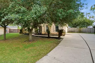 11 Crest, Houston, TX 77082 - Photo 2