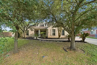 11 Crest, Houston, TX 77082 - Photo 1
