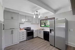 141 N Pine Harbour Dr, Coldspring, TX 77331 - Photo 4