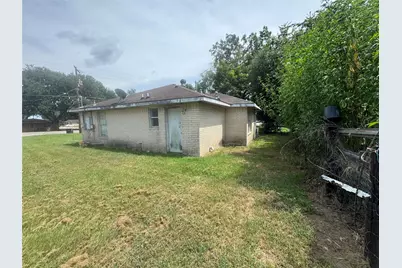 115 Saint John Road, Schulenburg, TX 78956 - Photo 16