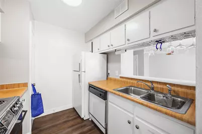 8233 Kingsbrook Road #233, Houston, TX 77024 - Photo 16