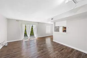 8233 Kingsbrook Rd, Houston, TX 77024 - Photo 4