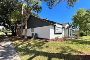 15903 Brookvilla Dr, Houston, TX 77059 - Photo 2