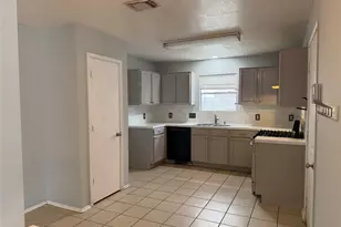 7427 Briargate Dr, Houston, TX 77489 - Photo 6