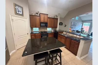2415 Clippers Square, Houston, TX 77058 - Photo 12