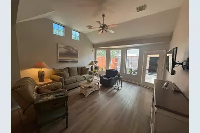 2415 Clippers Square, Houston, TX 77058 - Photo 10