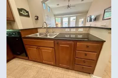 2415 Clippers Square, Houston, TX 77058 - Photo 14