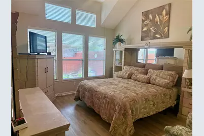 2415 Clippers Square, Houston, TX 77058 - Photo 24