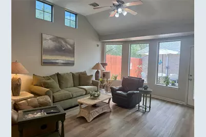 2415 Clippers Square, Houston, TX 77058 - Photo 8