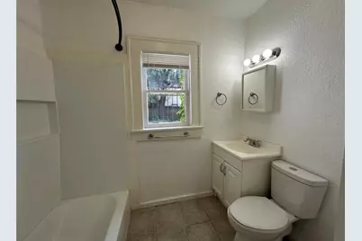 2421 Isabella 1/2 Street, Houston, TX 77004 - Photo 10