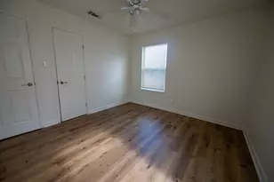 1727 S Park Dr, Alvin, TX 77511 - Photo 8