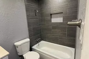 5212 Arboles Dr, Houston, TX 77035 - Photo 12