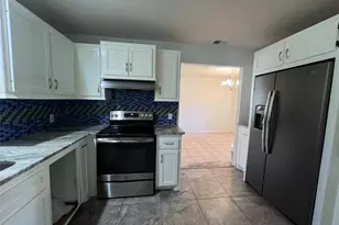 553 Roanoke St Dr, Conroe, TX 77302 - Photo 6