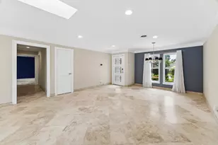 9534 Beverly Hill St, Houston, TX 77063 - Photo 10